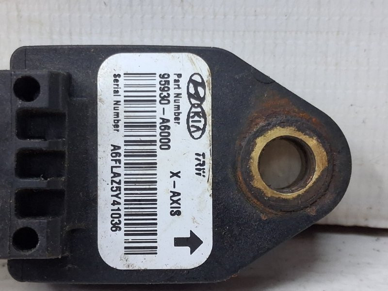 Датчик удара (AIRBAG) Kia Ceed JD 1.6 DIESEL D4FB 2012 (б/у) Київ - зображення 3