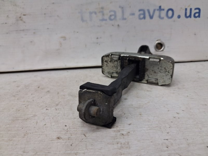 Ограничитель двери передний правый Toyota Prado J120 4.0 1GR-FE 2002 (б/у) Киев - изображение 3