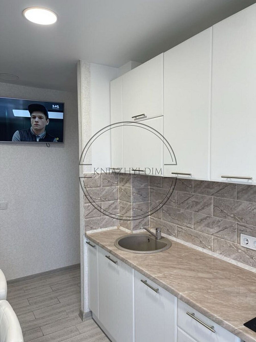 Э генератор. 2-х кімнатна , Вишняківська 2. метро Харківська Киев - изображение 1