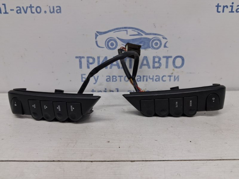 Кнопки руля SsangYong Kyron DJ 2.7 D27DT 2005 (б/у) Киев - изображение 1