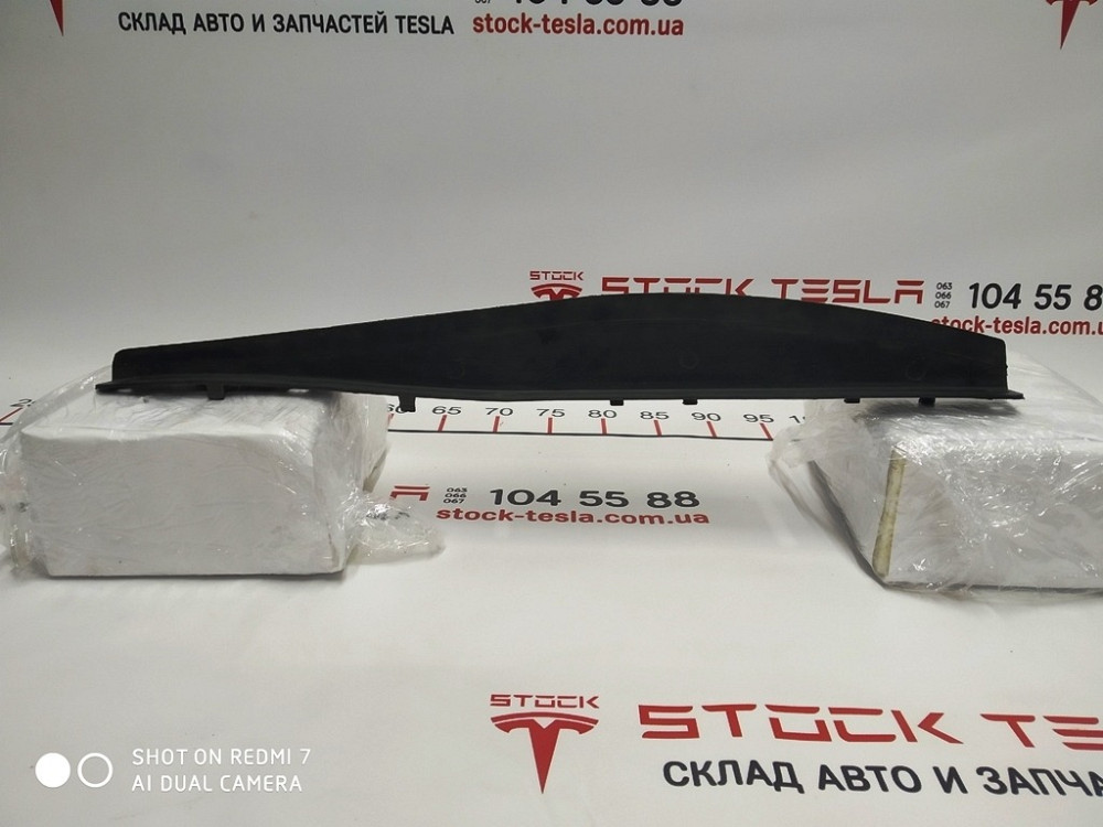 Задний молдинг (плавник) защиты двигателя левый малый Tesla model S 6008186-00-D Київ - зображення 3