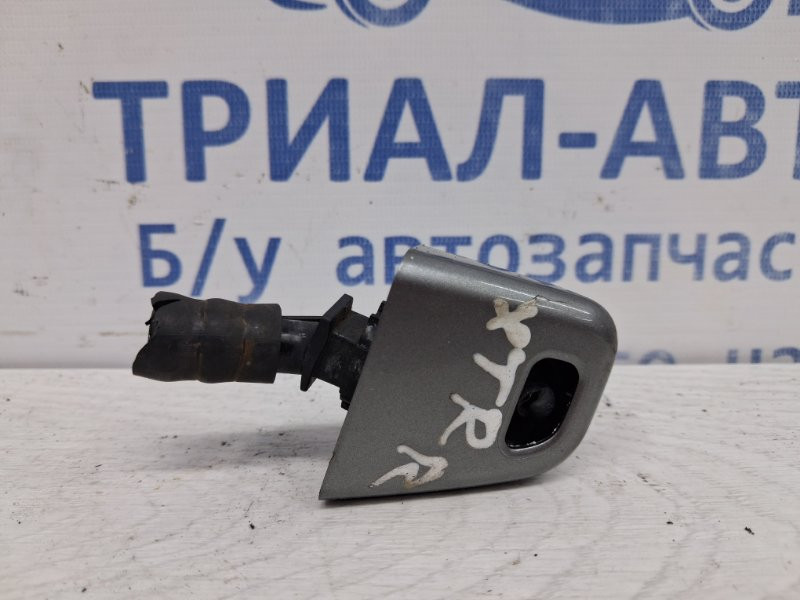 Омыватель фары правый Nissan X-Trail T31 2.0 DIESEL M9R 2007 (б/у) Киев - изображение 1