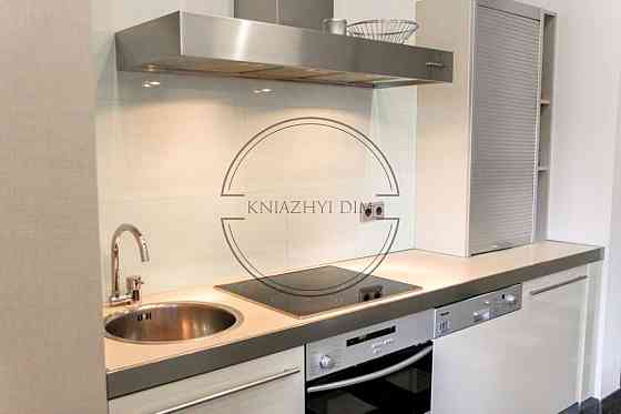 Простора 2-х к. кв. студія, ст. м. Площа Льва Толстого № 11159227 Киев