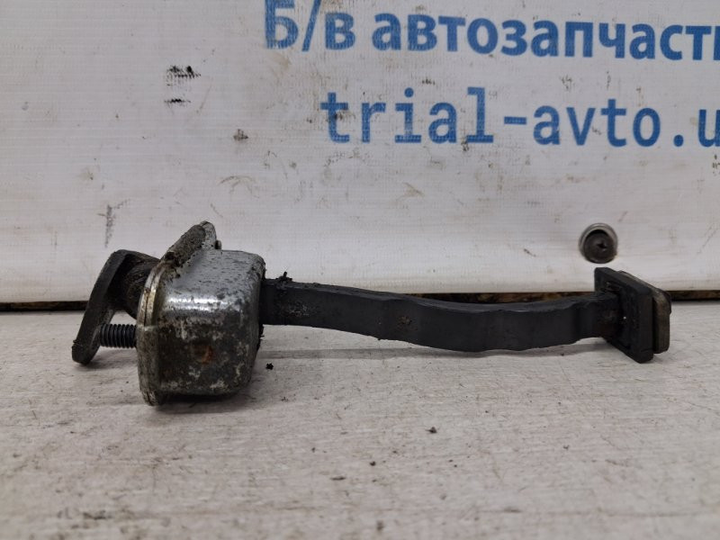 Ограничитель двери передний правый Hyundai IX35 LM 1.7 DIESEL D4FD 2009 (б/у) Киев - изображение 1