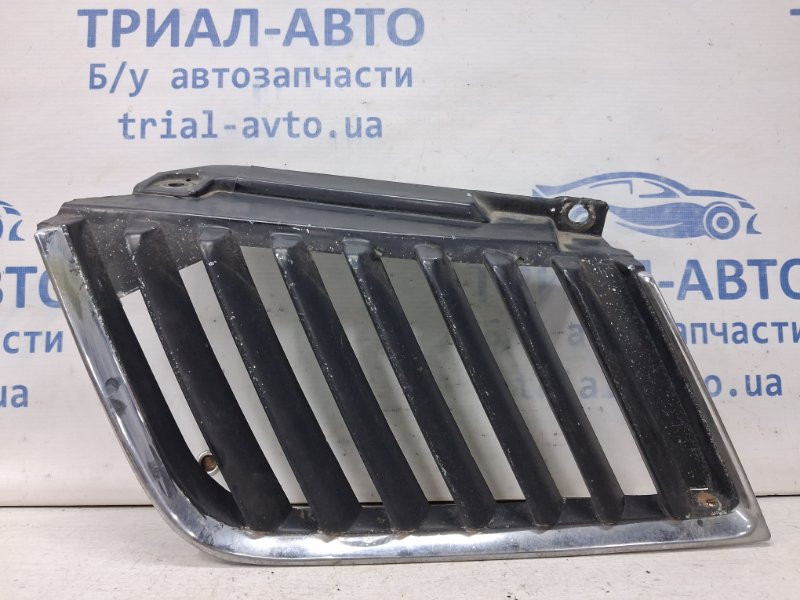 Решетка радиатора Mitsubishi L200 KB 2.5 DIESEL 4D56 2006 лев. (б/у) Київ - зображення 1