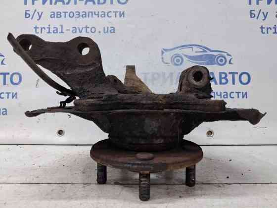 Кулак поворотный правый со ступицей Mitsubishi Outlander CU 2.4 БЕНЗИН 4G69 2003 (б/у) Київ