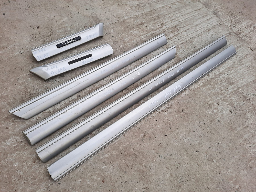 Молдинг двери Мерседес w202 Разборка Дніпро - зображення 1