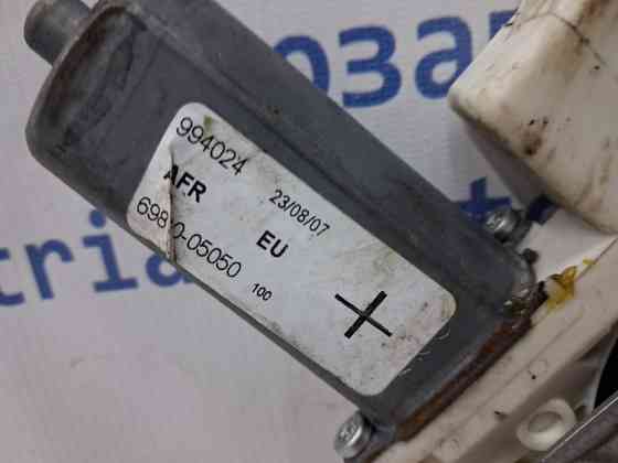Стеклоподъемник передний правый Toyota Avensis 2002-2010 6981005050 (Арт. 78489) Київ