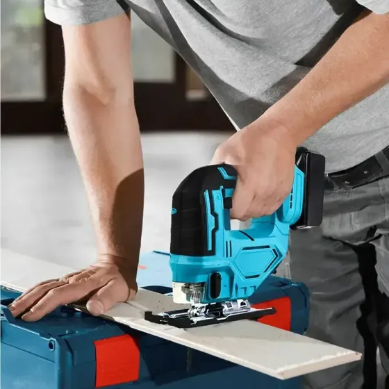 Лобзик із 2 акумуляторами 24 V у кейсі V-TEKK Одеса