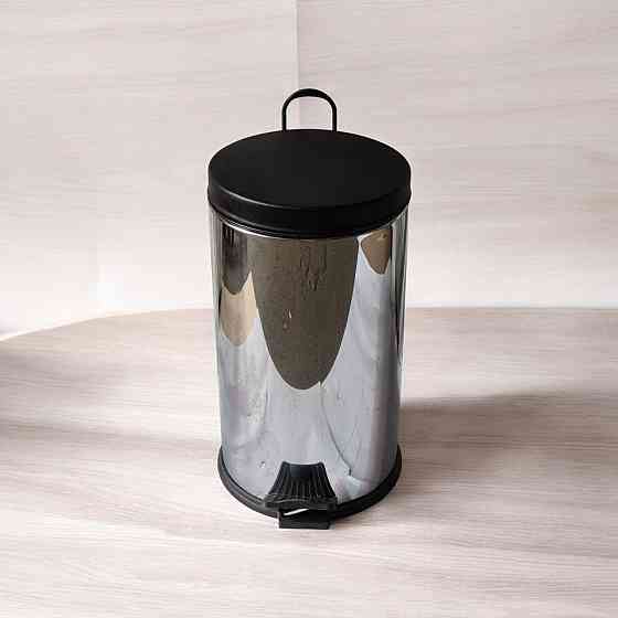 Урна из нержавеющей стали,8 л, глянец, пластиковая крышка (0104р) Киев