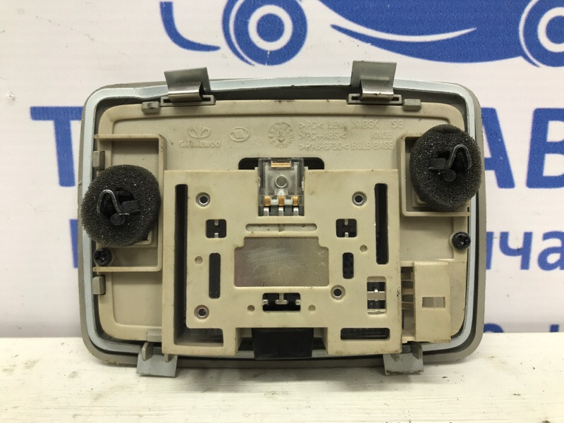 Плафон задний Chevrolet Captiva C140 2.2 ДИЗЕЛЬ 2006 (б/у) Киев - изображение 2