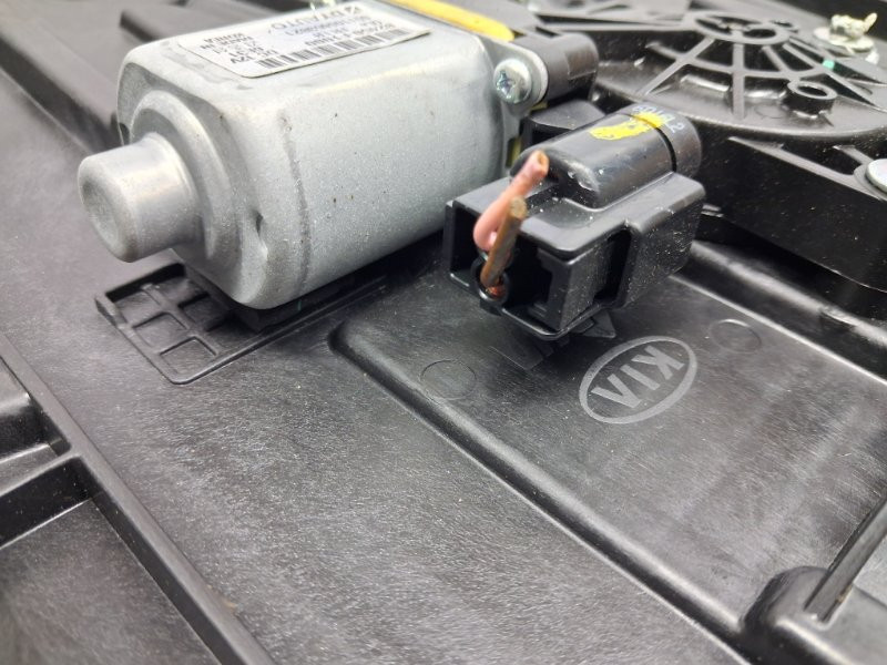 Стеклоподъемник передний левый Kia Sportage QL 1.7 DIESEL D4FD 2015 (б/у) Київ - зображення 3