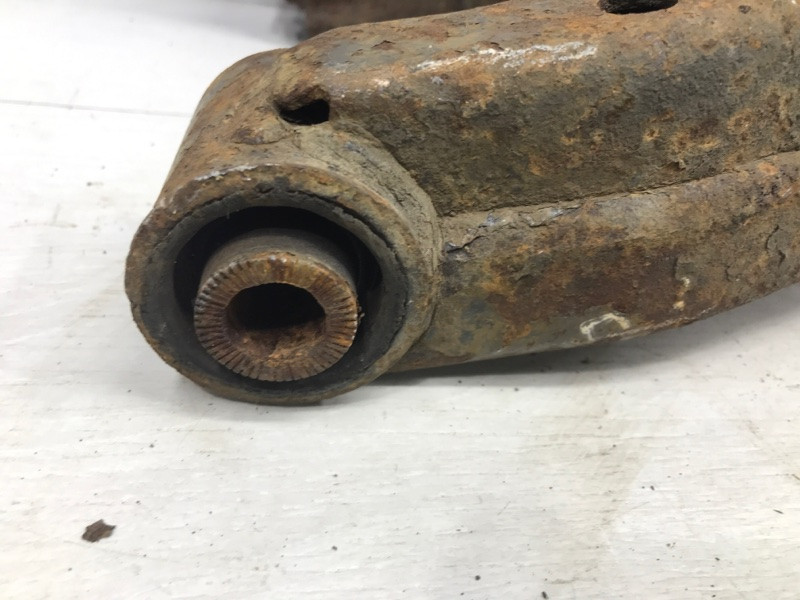 Рычаг передний нижний правый Toyota Land Cruiser J100 1998 (б/у) Киев - изображение 4