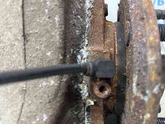 Кулак поворотный левый со ступицей Chevrolet Captiva C140 2.2 DIESEL Z22D1 2006 (б/у) Киев