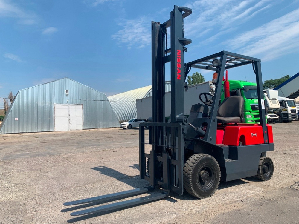 Вилочний бензиновий автонавантажувач Nissan із щоглою на 4 метри Одеса - зображення 2