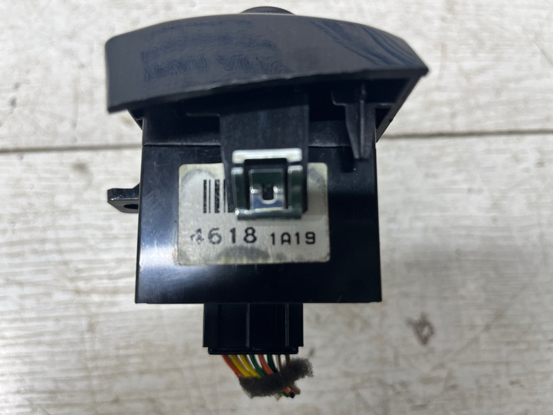 Кнопки управления Chevrolet Captiva C140 2.2 DIESEL Z22D1 2006 (б/у) Киев - изображение 4