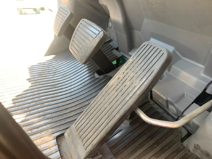 Вилочный автопогрузчик Mitsubishi с двумя дополнительными гидролиниями. Модель: FGE25D. Год: 2017. Одесса - изображение 2