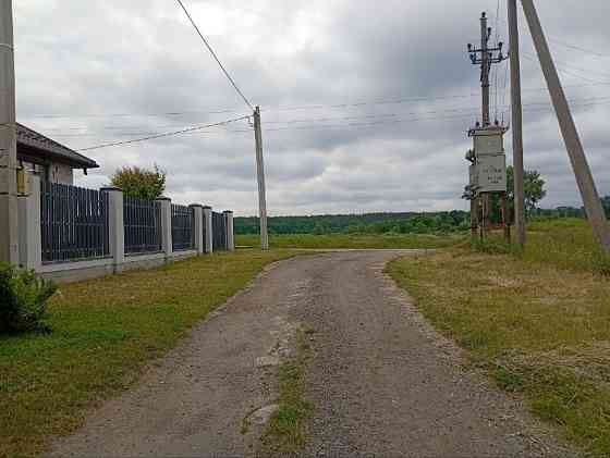 Бровари. Княжичи. Продам 8,5сот+8,5сот під забудову, заможні сусіди, ліс Бровары