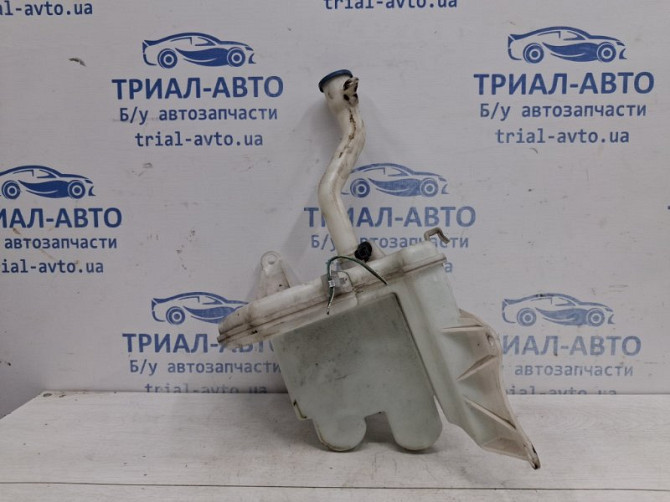 Бачок омывателя Toyota Auris E150 1.6 БЕНЗИН 1ZRFAE 2006 (б/у) Київ - зображення 1