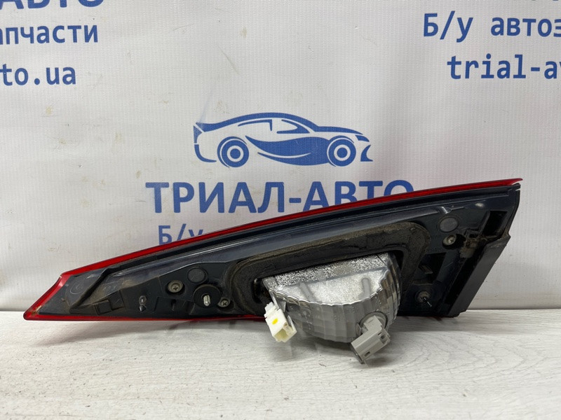 Фонарь задний внутренний левый Mazda 3 BM 2.2 DIESEL 2013 (б/у) Киев - изображение 5