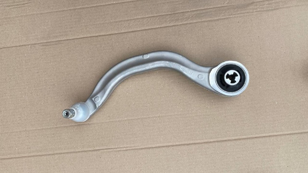 Нижній передній важіль LH / RH на Tesla Model 3 та Tesla Model Y Киев - изображение 1