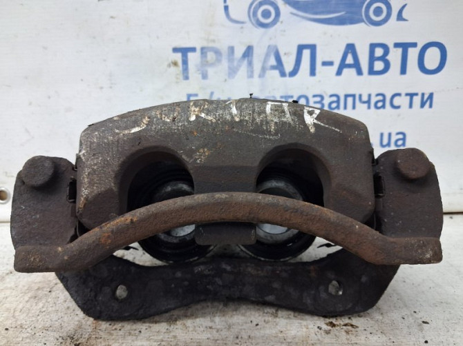 Суппорт передний правый Kia Sorento BL 2.5 DIESEL D4CB 2002 (б/у) Київ - зображення 2