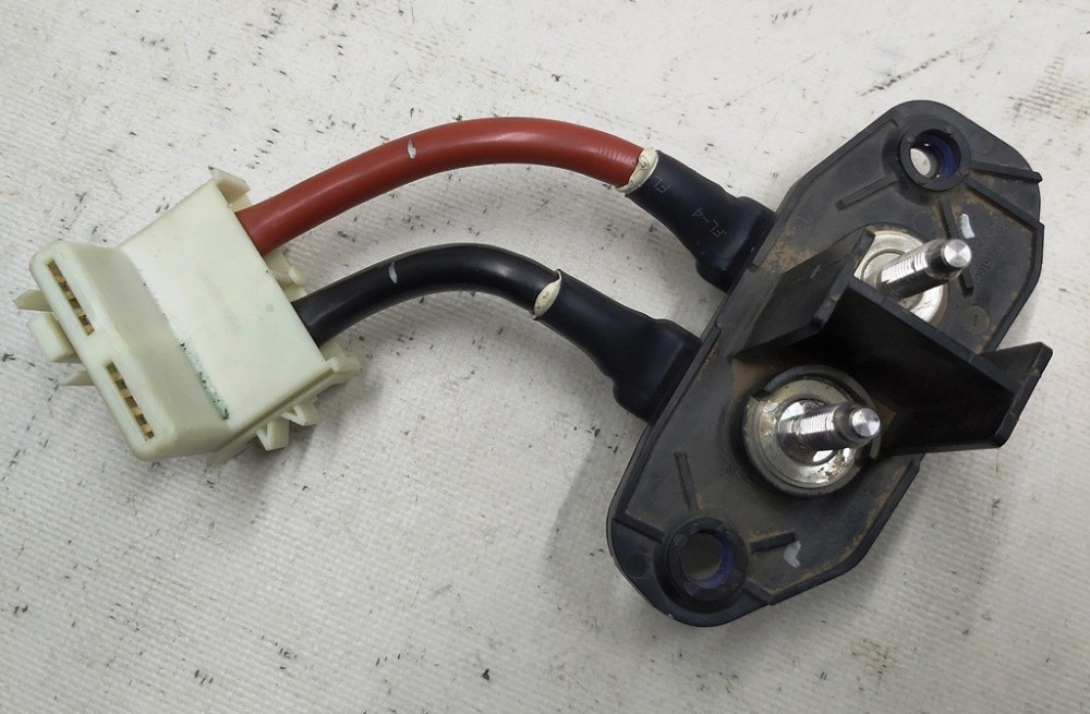 2Разъём низковольтный 12 V от DCDC к основной батареи в сборе с платой Tesla model 3 1478576-01-A Киев - изображение 2