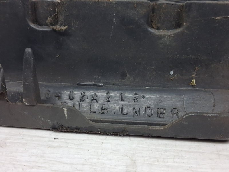 Решетка бампера центральная Mitsubishi ASX GA 1.8 DIESEL 4N13 2010 (б/у) Киев - изображение 5