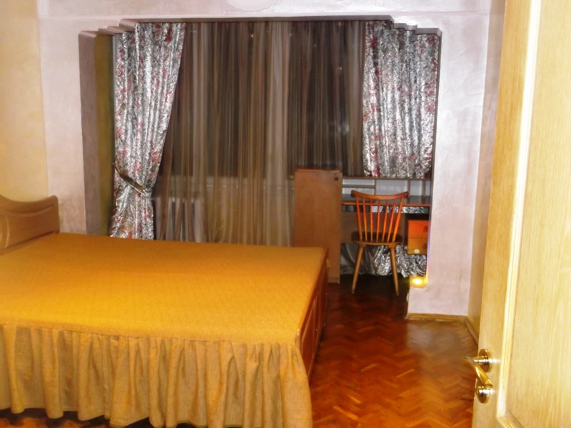 Простора двокімнатна квартира .Бульвар Давидова 13А (Русанівка) № 1158778 Киев - изображение 2