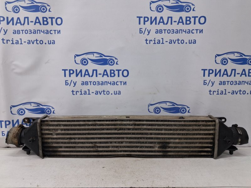 Радиатор интеркуллера Fiat Doblo 2 1.6 ДИЗЕЛЬ MULTIJET 2010 (б/у) Киев - изображение 1