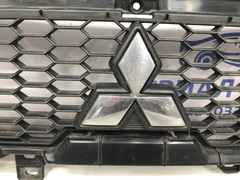 Решетка радиатора Mitsubishi Outlander XL 2.2 DIESEL 4N14 2007 (б/у) Киев - изображение 4