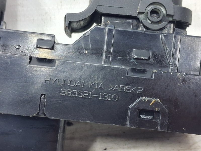 Кнопка стеклоподъемника Hyundai IX35 LM 1.7 DIESEL D4FD 2009 (б/у) Киев - изображение 3