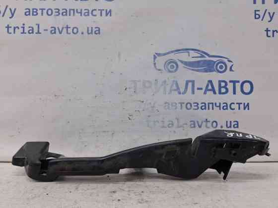 Кронштейн бампера передний правый Toyota Prado J120 4.0 1GR-FE 2002 (б/у) Київ
