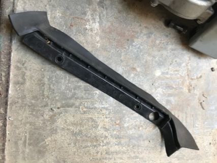 Бу уплотнитель капота левый Renault Megane 3 , 638219570R Кропивницкий - изображение 1