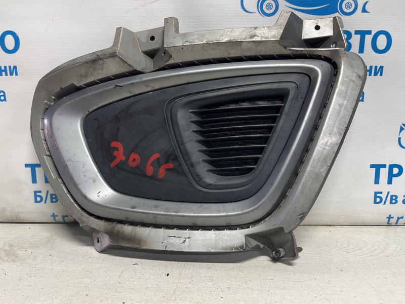 Решетка противотуманки левая Kia Sorento UM 2.4 БЕНЗИН G4KJ 2014 (б/у) Киев - изображение 1