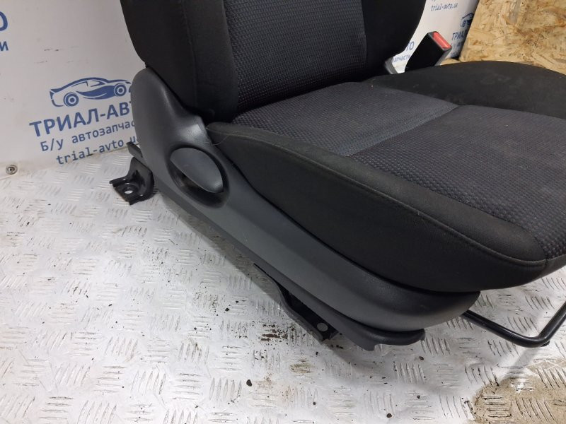 Сиденье переднее правое Mazda 3 BK 1.6 БЕНЗИН Z6 2003 (б/у) Київ - зображення 4