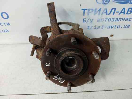 Кулак поворотный правый со ступицей Mitsubishi Pajero Wagon 4 3.2 ДИЗЕЛЬ 4M41 2006 (б/у) Киев