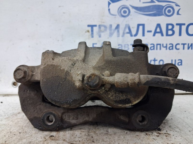 Суппорт передний правый Kia Sorento BL 2.5 DIESEL D4CB 2002 (б/у) Київ - зображення 3