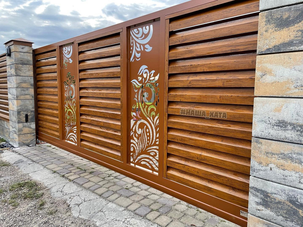 Відкатні ворота з декоративною вставкою Рахов - изображение 9