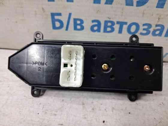 Кнопка стеклоподъемника Hyundai Santa fe 2005-2012 935762B000 (Арт. 85202) Киев