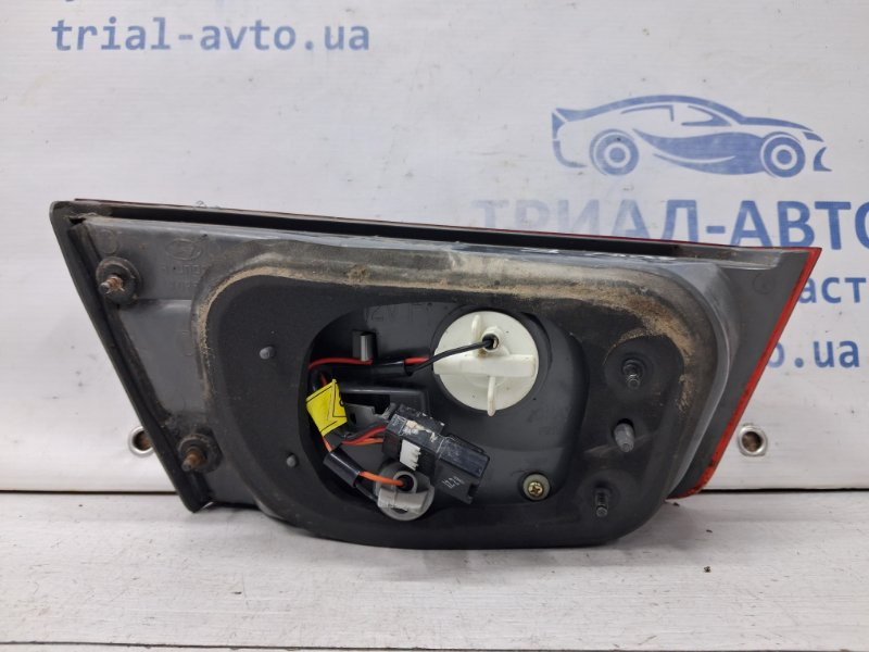 Фонарь задний внутренний правый Hyundai Sonata NF 2.4 БЕНЗИН G4KC 2004 (б/у) Киев - изображение 4