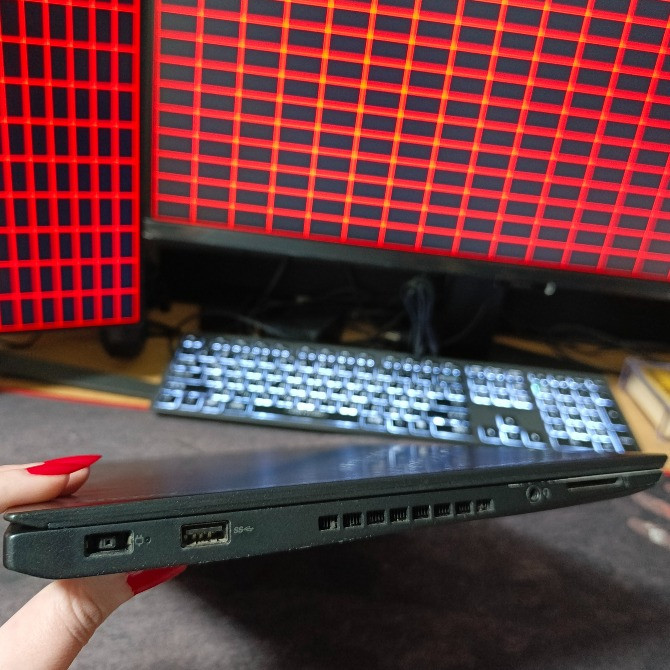 Ноутбук Lenovo ThinkPad T470s Intel i7 12GB RAM SSD 256GB 14" IPS Full HD надійний бізнес-ультрабук Київ - зображення 6