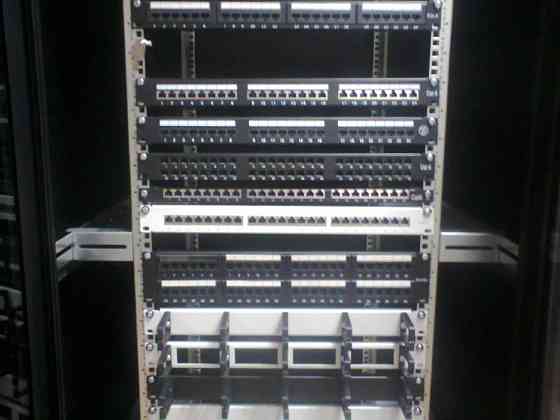 Пасивне мережеве обладнання: кабелі, патч-панелі, шафи, стійки та комплектуючі Київ