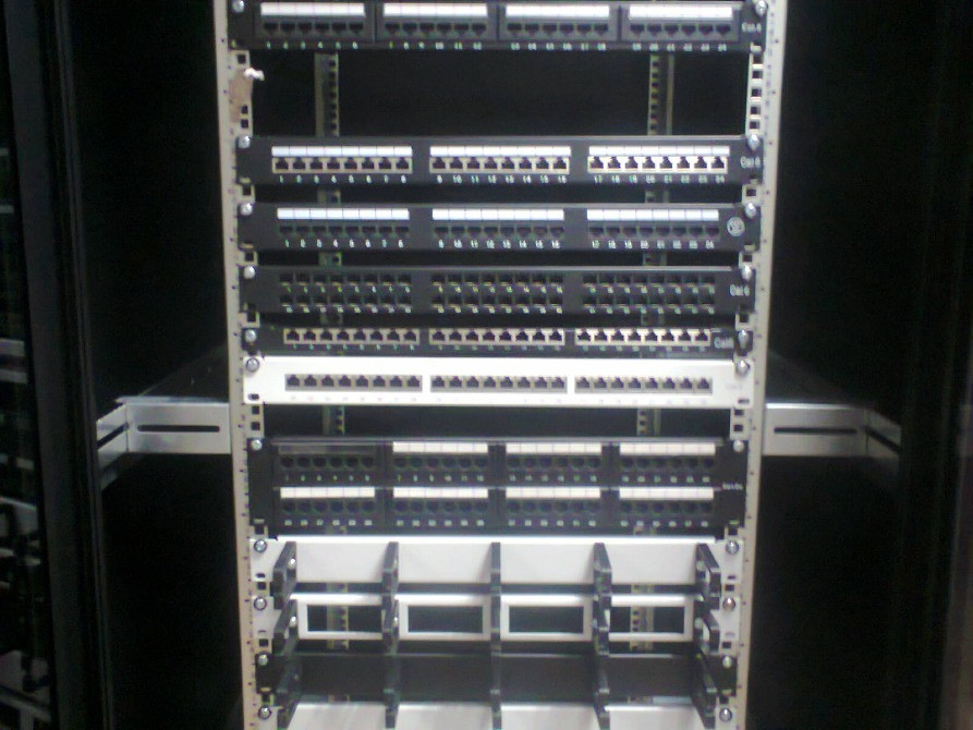 Пасивне мережеве обладнання: кабелі, патч-панелі, шафи, стійки та комплектуючі Киев - изображение 6