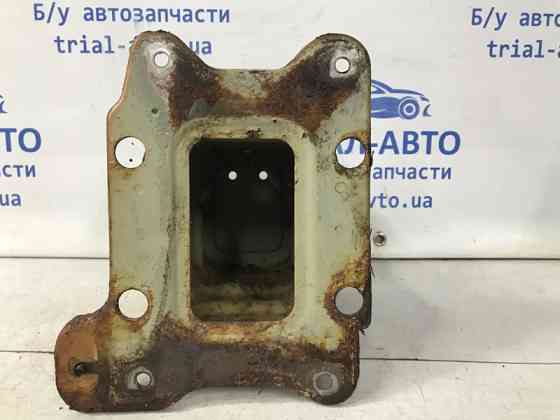 Кронштейн усилителя переднего бампера Chevrolet Captiva C100 2.4 БЕНЗИН Z24SED 2006 лев. (б/у) Киев