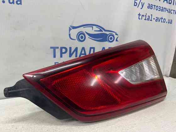 Фонарь задний внутренний правый Nissan Qashqai J11 1.6 DIESEL R9M 2013 (б/у) Киев