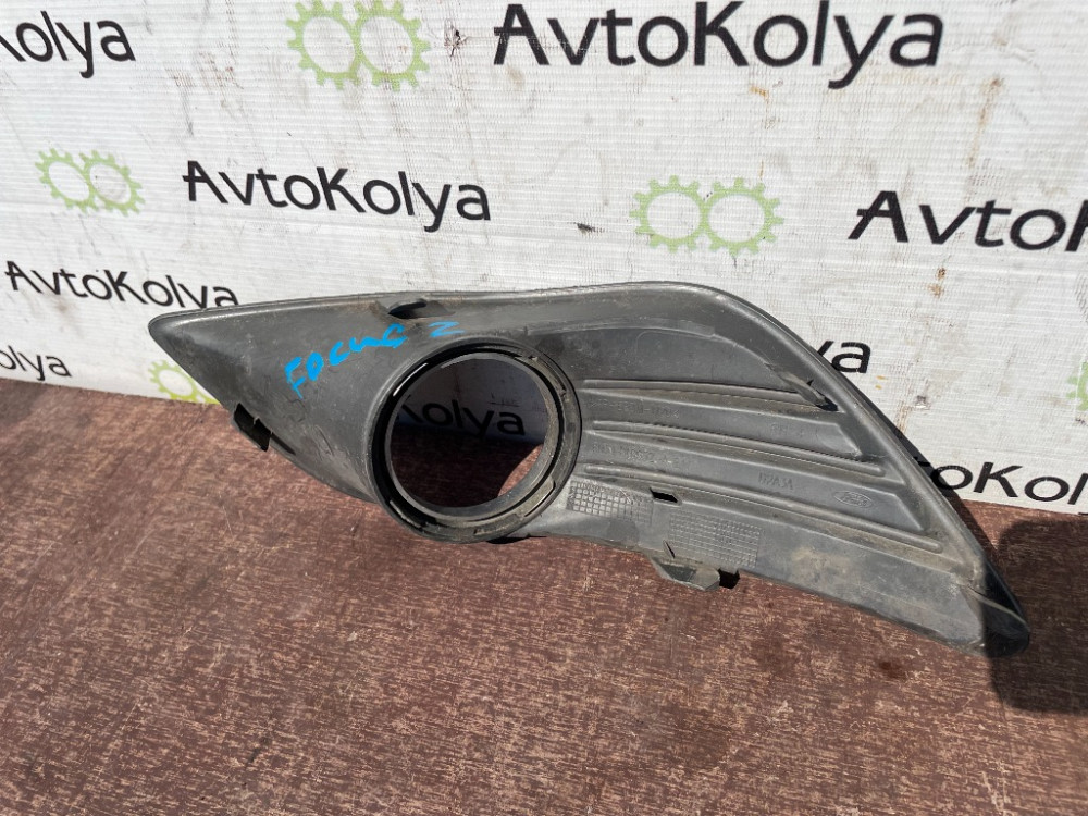 Рамка противотуманной фары правая Ford Focus 2008-2010 (8M51R-19952-AEW) Ковель - зображення 3