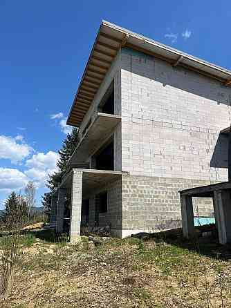 Продаж трьох будинків у Ворохті Яремче