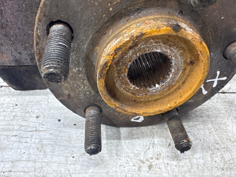 Кулак поворотный правый со ступицей Mitsubishi Outlander XL 2.4 БЕНЗИН 4B12 2007 (б/у) Киев - изображение 6