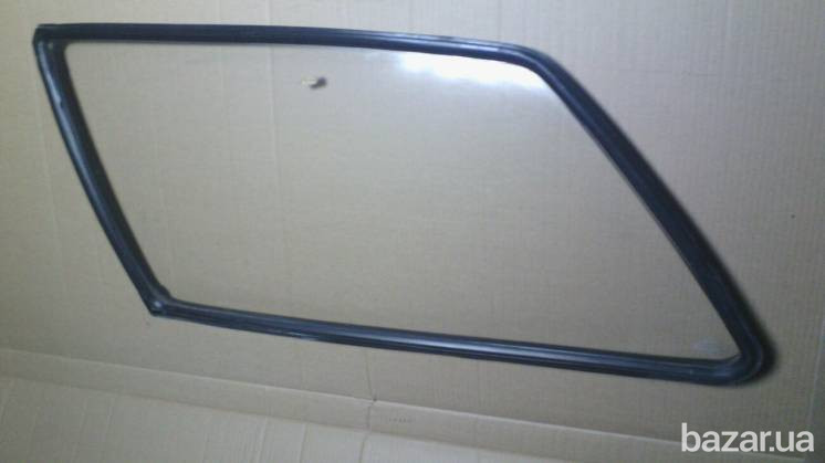 Скло багажника ліве бокове 331845331d Фольксфваген Пассат 86р.в. Вінниця - зображення 1